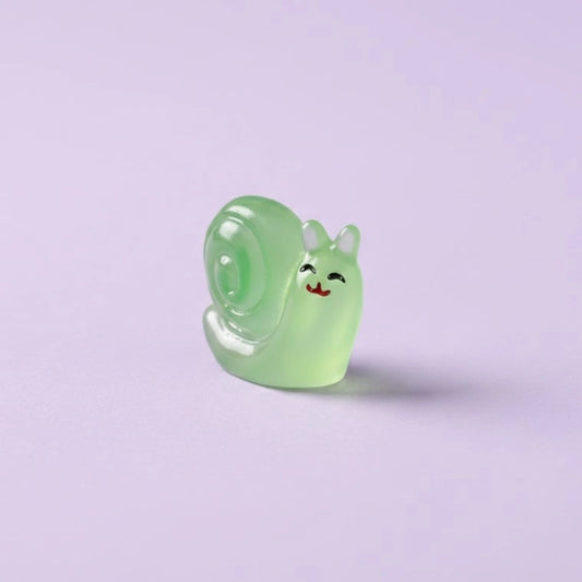 Miniature Glow Snail Assorted (1pc)