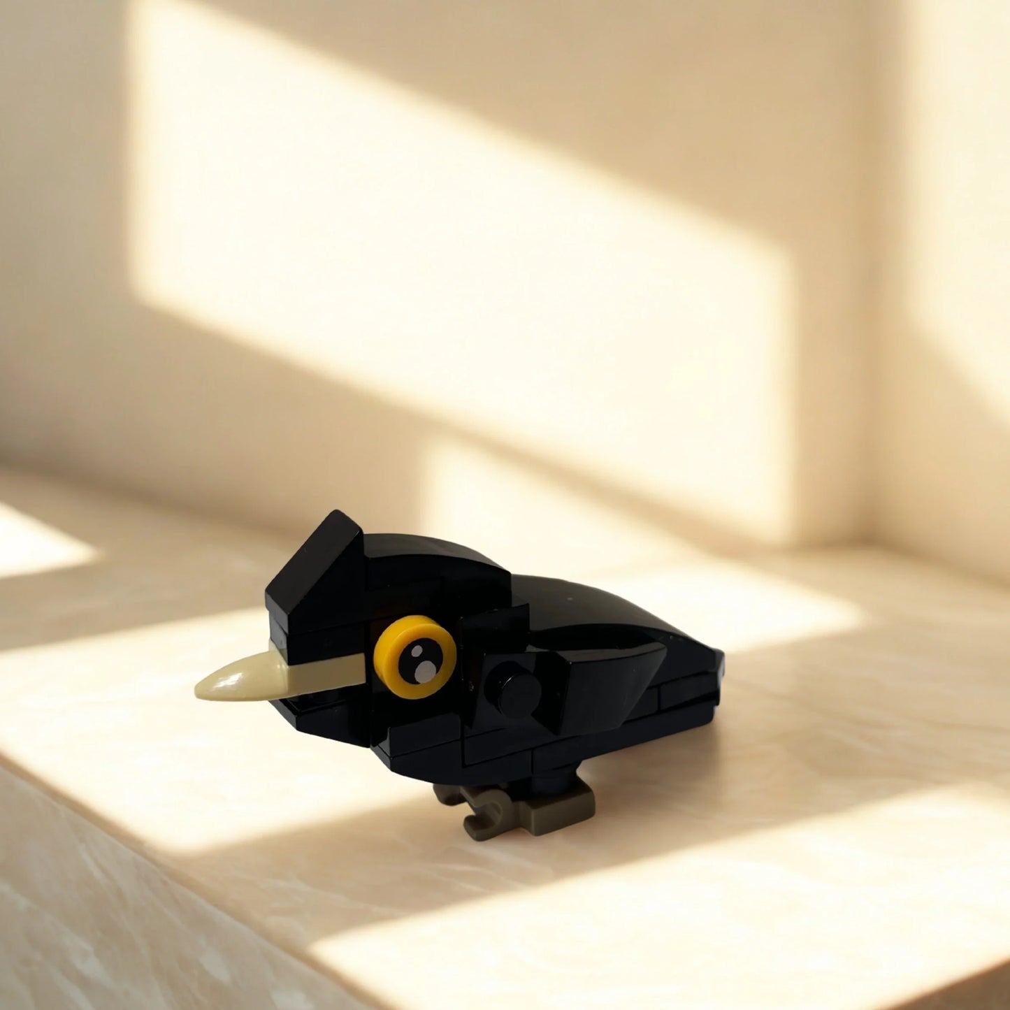 Real time image of the brick beak crow model.