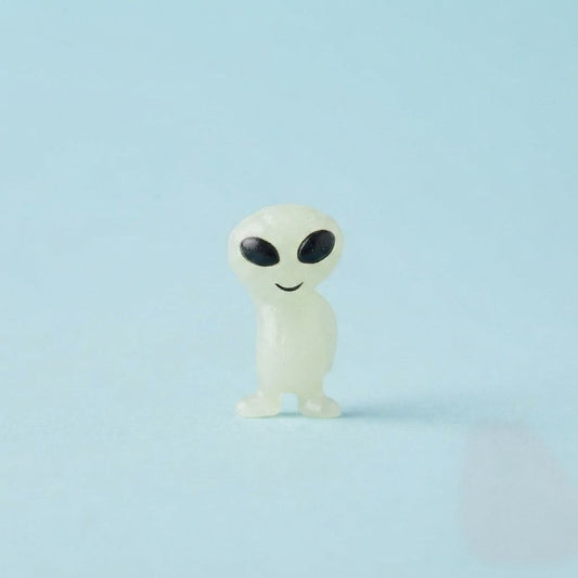 Miniature Glow in the dark Elves(1Pc)
