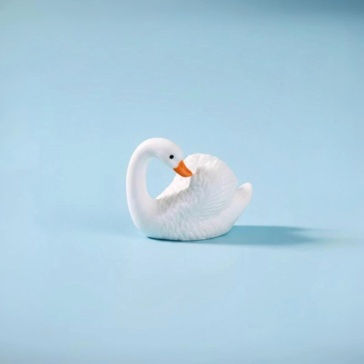 Miniature Resin Swan Assorted (1pc)