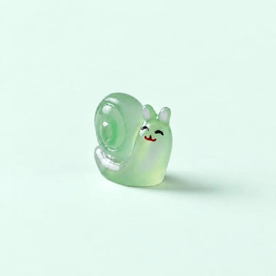 Miniature Glow Snail Assorted (1pc)