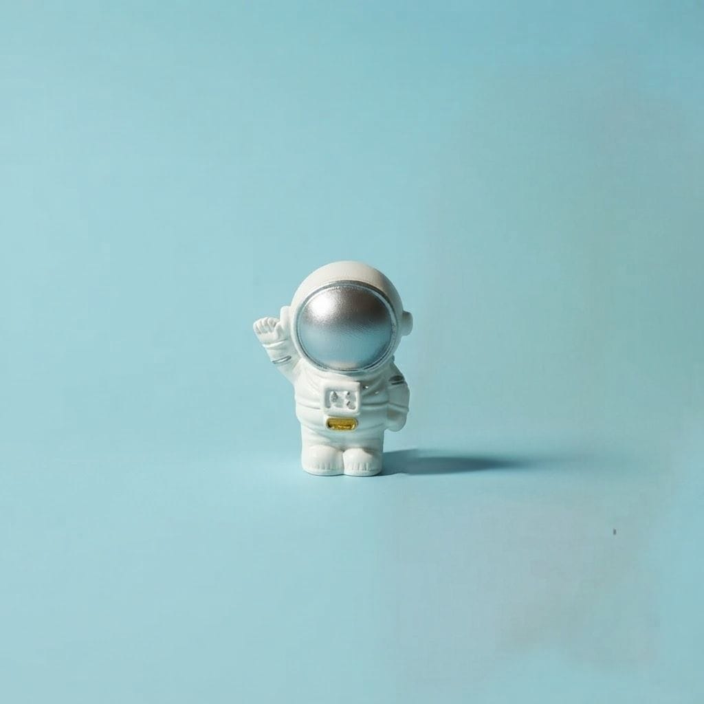 Miniature Astronaut Assorted (1pc)